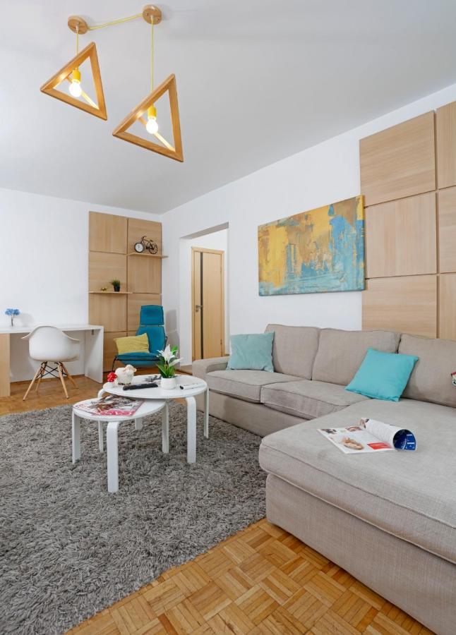 Lovely 2 Bedroom Apartment Near Old Town Bukarest Eksteriør billede